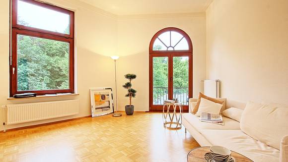 DREAMHOUSE Immobilien: gut geschnittene Altbauwohnung mit Tiefgaragenstellplatz DREAMHOUSE Immobilien: gut geschnittene Altbauwohnung mit Tiefgaragenstellplatz