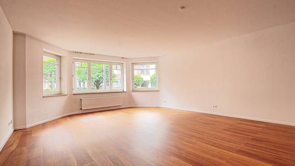 DREAMHOUSE Immobilien: Solide Eigentumswohnung mit Stellplatz inmitten der Neustadt DREAMHOUSE Immobilien: Solide Eigentumswohnung mit Stellplatz inmitten der Neustadt
