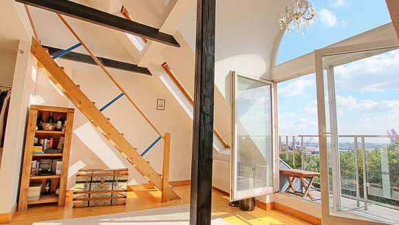 DREAMHOUSE Immobilien: Blick auf Elbe - Hafen und Elbphilharmonie DREAMHOUSE Immobilien: Blick auf Elbe - Hafen und Elbphilharmonie