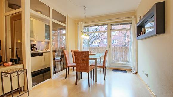 DREAMHOUSE Immobilien: Komfortable Stadtwohnung mit Aufzug und Tiefgaragenstellplatz DREAMHOUSE Immobilien: Komfortable Stadtwohnung mit Aufzug und Tiefgaragenstellplatz