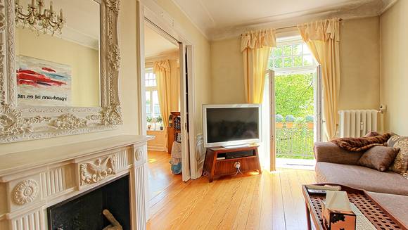 DREAMHOUSE Immobilien: Stilvolle Altbauwohnung vis-a-vis des Stadtparks DREAMHOUSE Immobilien: Stilvolle Altbauwohnung vis-a-vis des Stadtparks