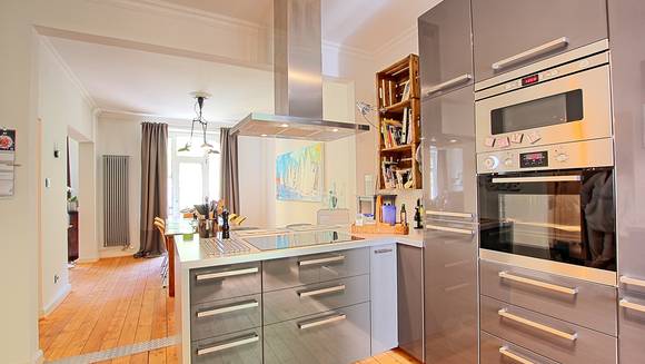 DREAMHOUSE Immobilien: Was das Herz begehrt: moderner Altbaucharme, 2 Balkone und Fahrstuhl DREAMHOUSE Immobilien: Was das Herz begehrt: moderner Altbaucharme, 2 Balkone und Fahrstuhl