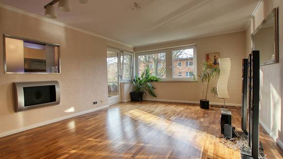 DREAMHOUSE Immobilien: Ideales Stadtdomizil mit Bootsanleger und Tiefgaragenstellplatz DREAMHOUSE Immobilien: Ideales Stadtdomizil mit Bootsanleger und Tiefgaragenstellplatz