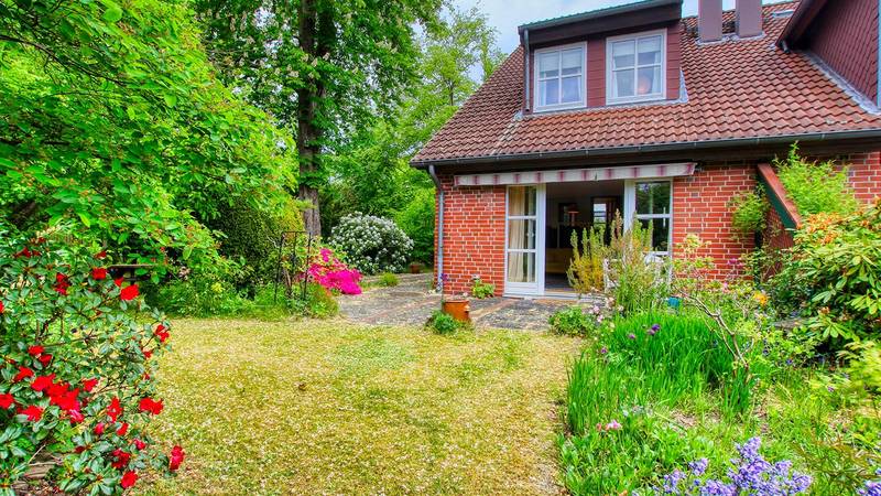 Klein-fein-mein! Charmantes Endreihenhaus in elbnaher Lage