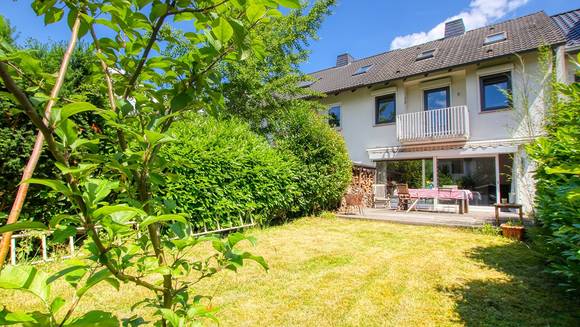DREAMHOUSE Immobilien: Familienfreundliches Mittelreihenhaus mit Potenzial DREAMHOUSE Immobilien: Familienfreundliches Mittelreihenhaus mit Potenzial