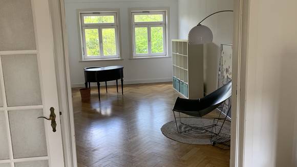 DREAMHOUSE Immobilien: Zwischen Alster und Stadtpark - möblierte Altbauwohnung