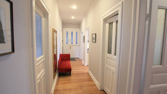DREAMHOUSE Immobilien: Charmante Altbauwohnung mit idealer Raumaufteilung DREAMHOUSE Immobilien: Charmante Altbauwohnung mit idealer Raumaufteilung