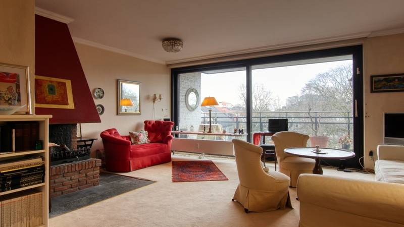 Komfortable Stadtwohnung mit Aufzug, Tiefgarage und gro&szlig;em Balkon