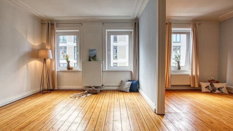 Altbauwohnung mit gro&szlig;em Balkon im begehrten Komponistenviertel