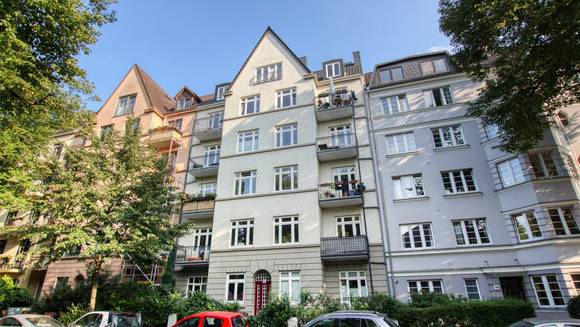 DREAMHOUSE Immobilien: Gepflegte Altbauwohnung mit klassischer Raumaufteilung DREAMHOUSE Immobilien: Gepflegte Altbauwohnung mit klassischer Raumaufteilung