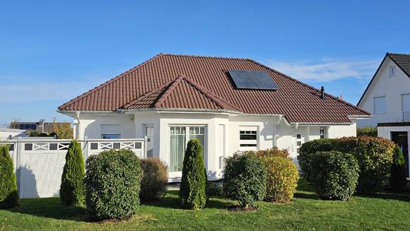 DREAMHOUSE Immobilien: Moderner Bungalow ? komfortabel, barrierefrei und zukunftssicher